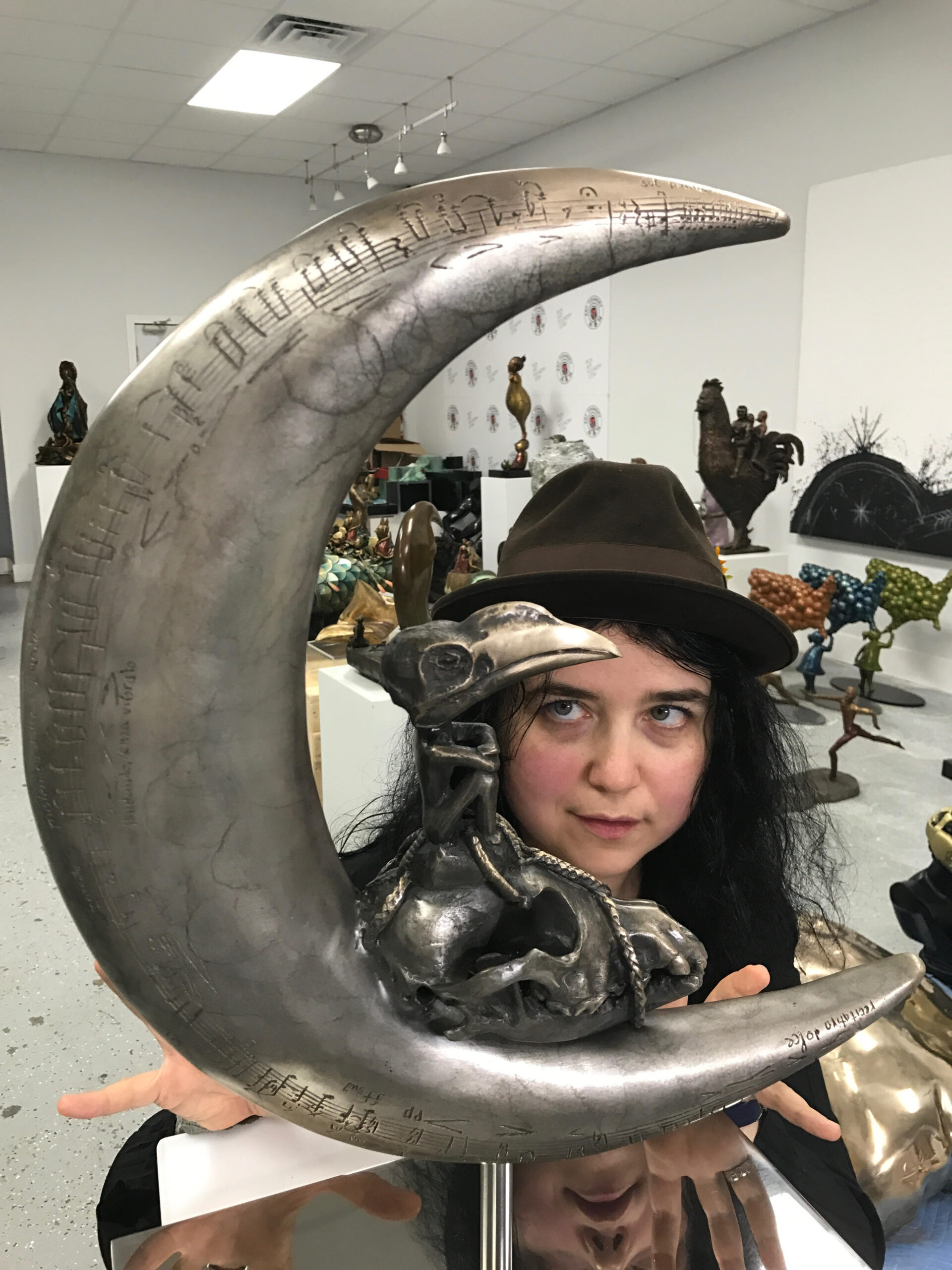 Lera Auerbach, NYX, bronze sculpture, contextual view 4
